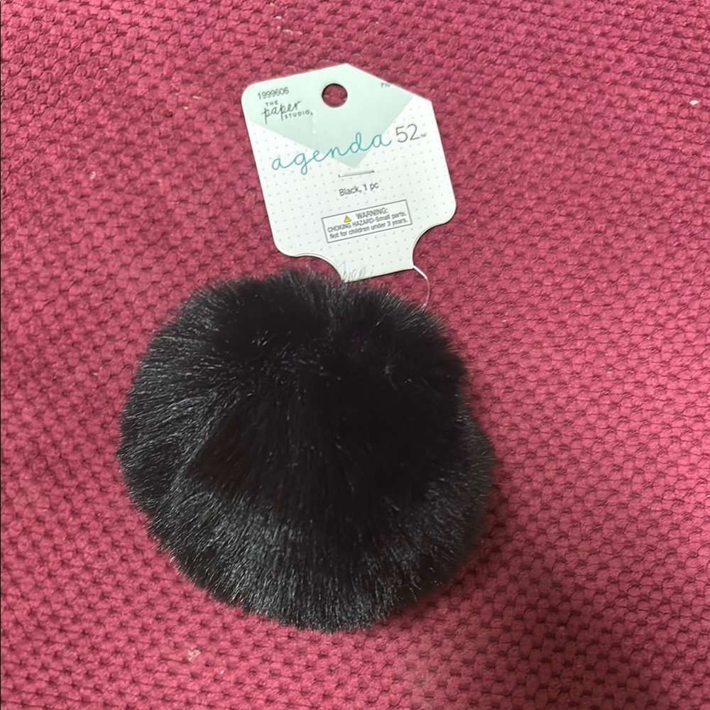 Agenda 52 Black Pom Pom Keychain